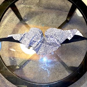 no strap swimsuit top w/ a great push-up